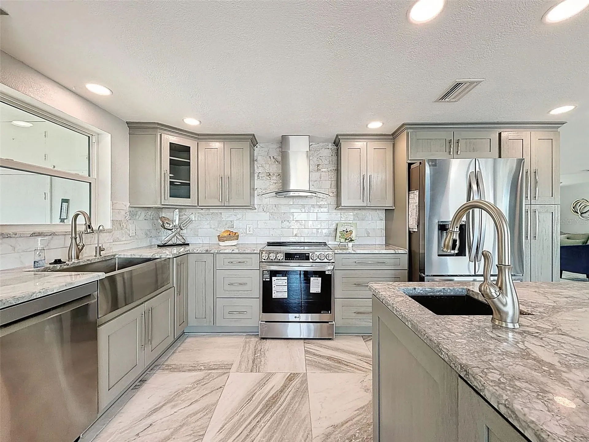 12821 2nd Isle Hudson FL 34667