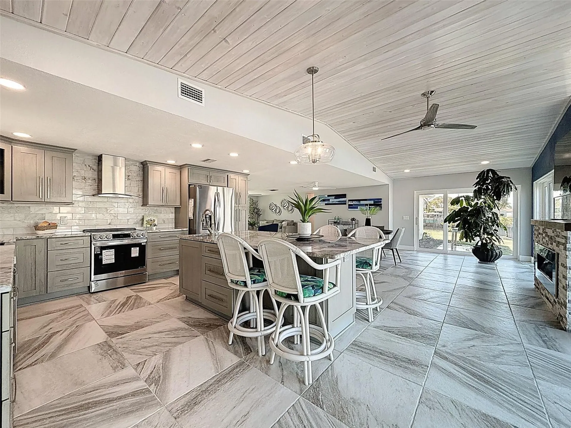 12821 2nd Isle Hudson FL 34667