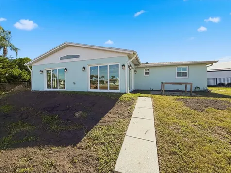 12821 2nd Isle Hudson FL 34667