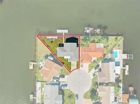 12821 2nd Isle Hudson FL 34667