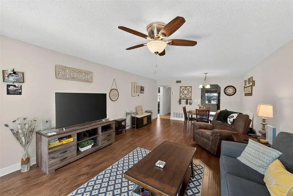 2105 Cordova Green Seminole FL 33777