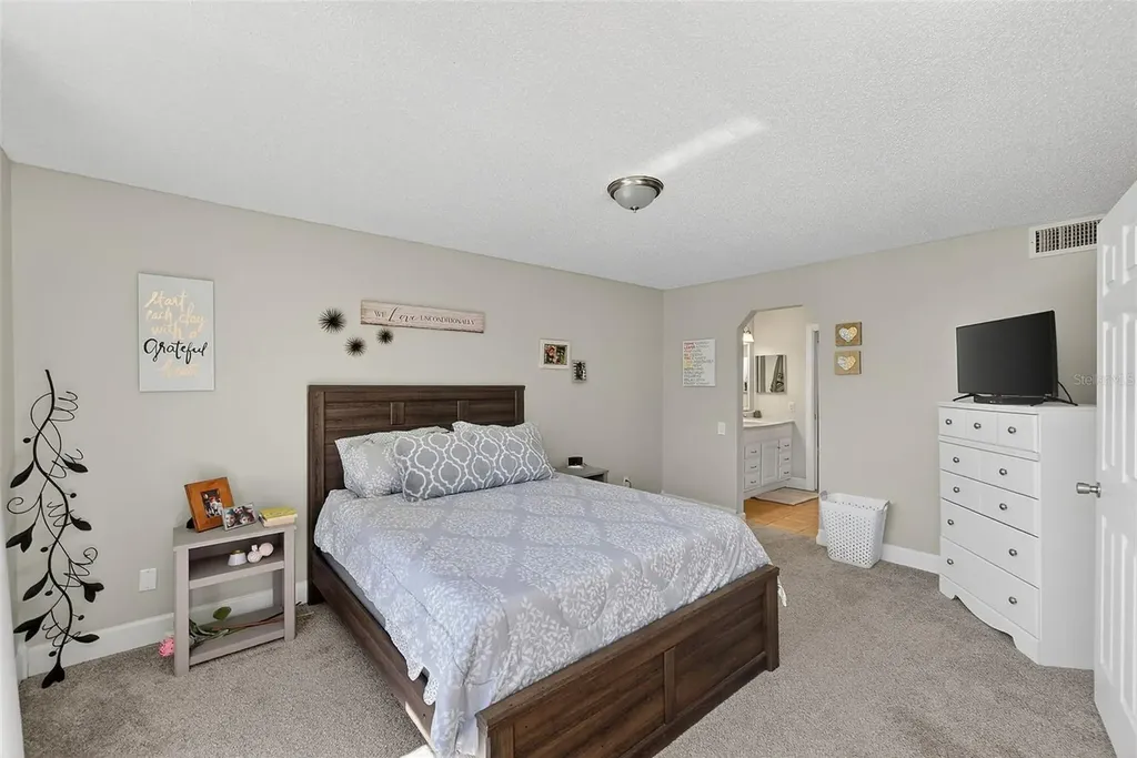 2105 Cordova Green Seminole FL 33777
