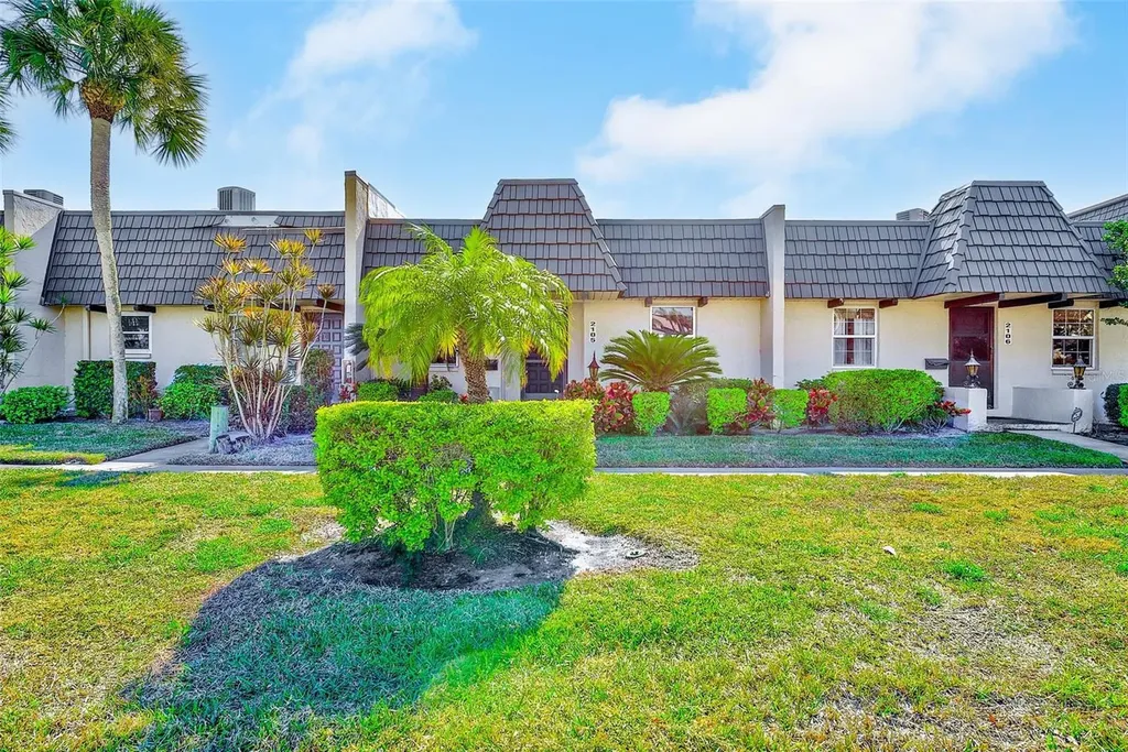 2105 Cordova Green Seminole FL 33777
