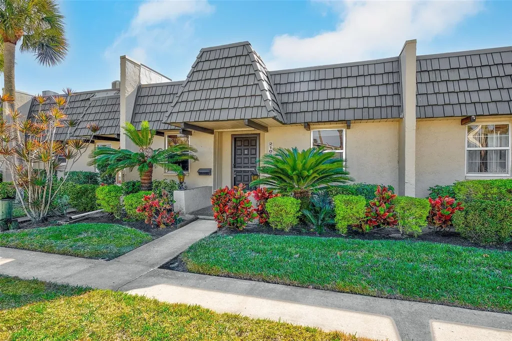 2105 Cordova Green Seminole FL 33777