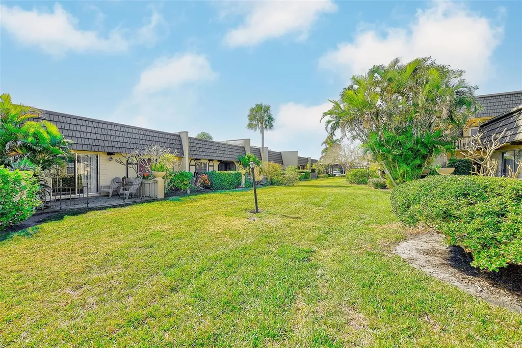 2105 Cordova Green Seminole FL 33777