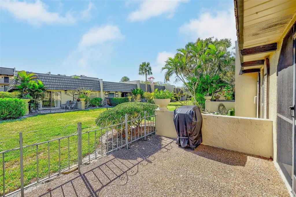 2105 Cordova Green Seminole FL 33777