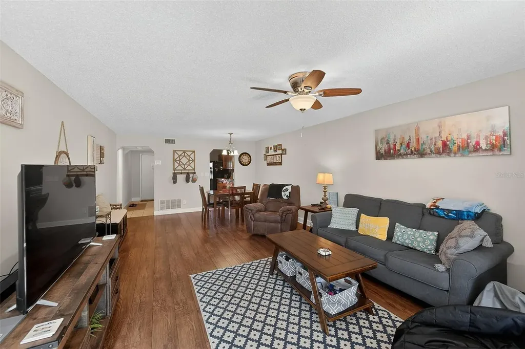 2105 Cordova Green Seminole FL 33777