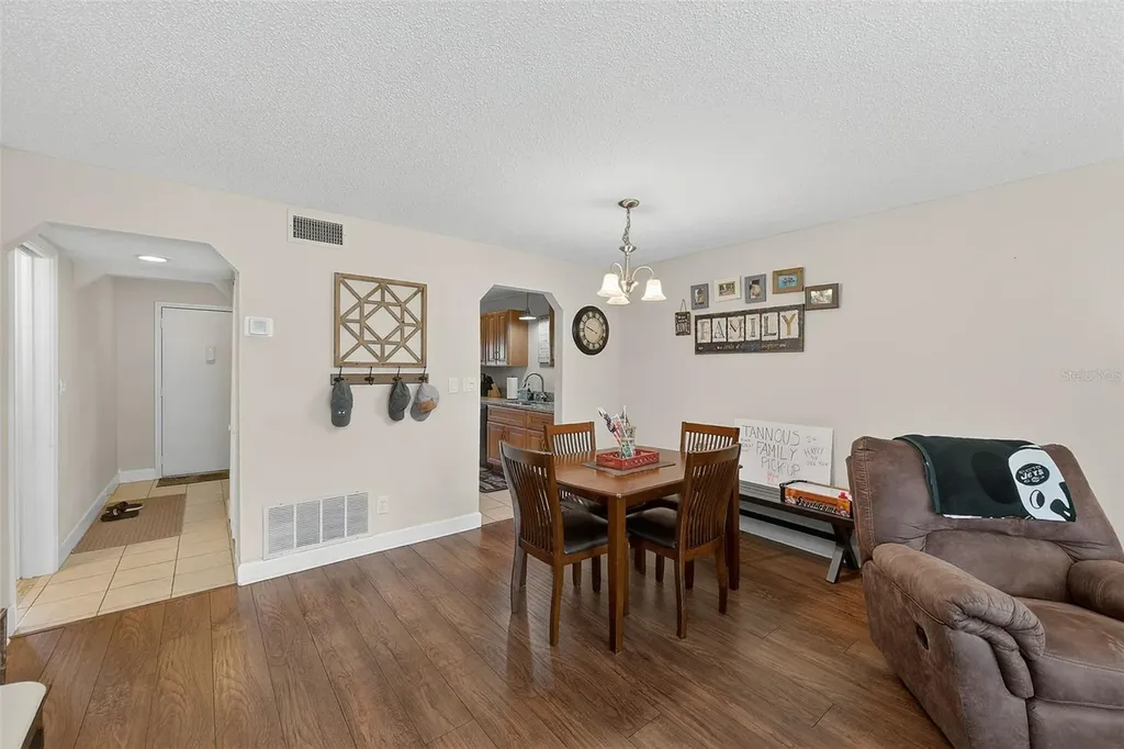 2105 Cordova Green Seminole FL 33777