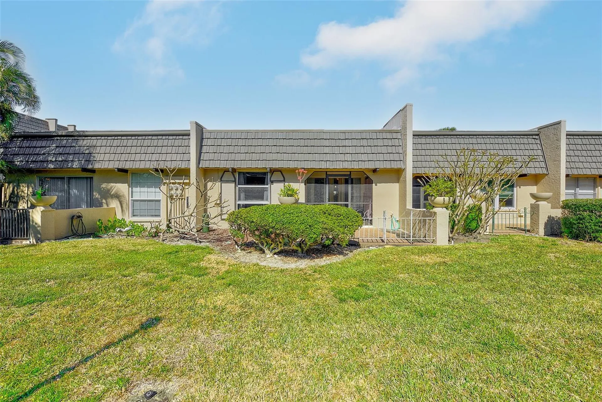 2105 Cordova Green Seminole FL 33777