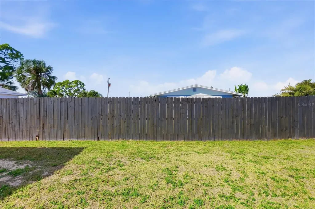 2090 Pennsylvania Avenue Englewood FL 34224