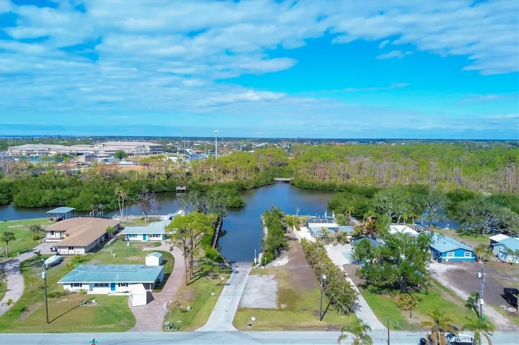 2090 Pennsylvania Avenue Englewood FL 34224