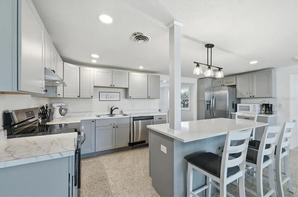 2090 Pennsylvania Avenue Englewood FL 34224