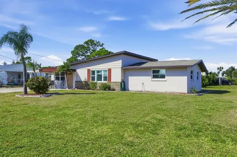 2090 Pennsylvania Avenue Englewood FL 34224