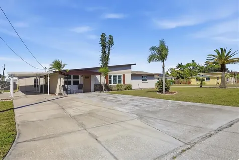 2090 Pennsylvania Avenue Englewood FL 34224