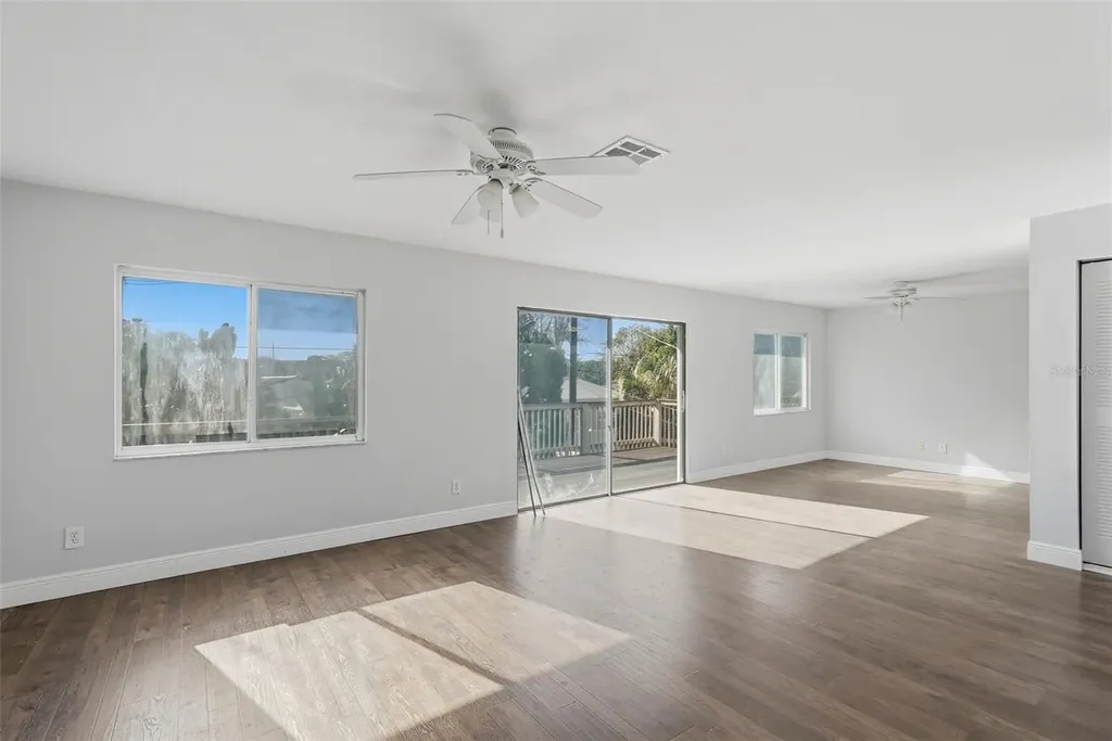 1858 Michigan Avenue NE St Petersburg FL 33703