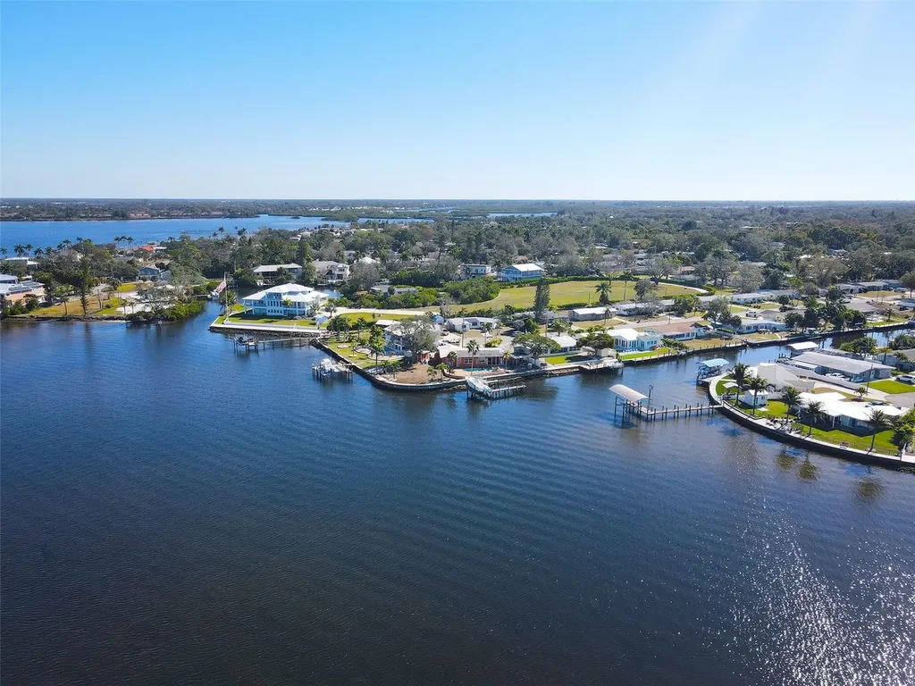 218 22nd Street NE Bradenton FL 34208