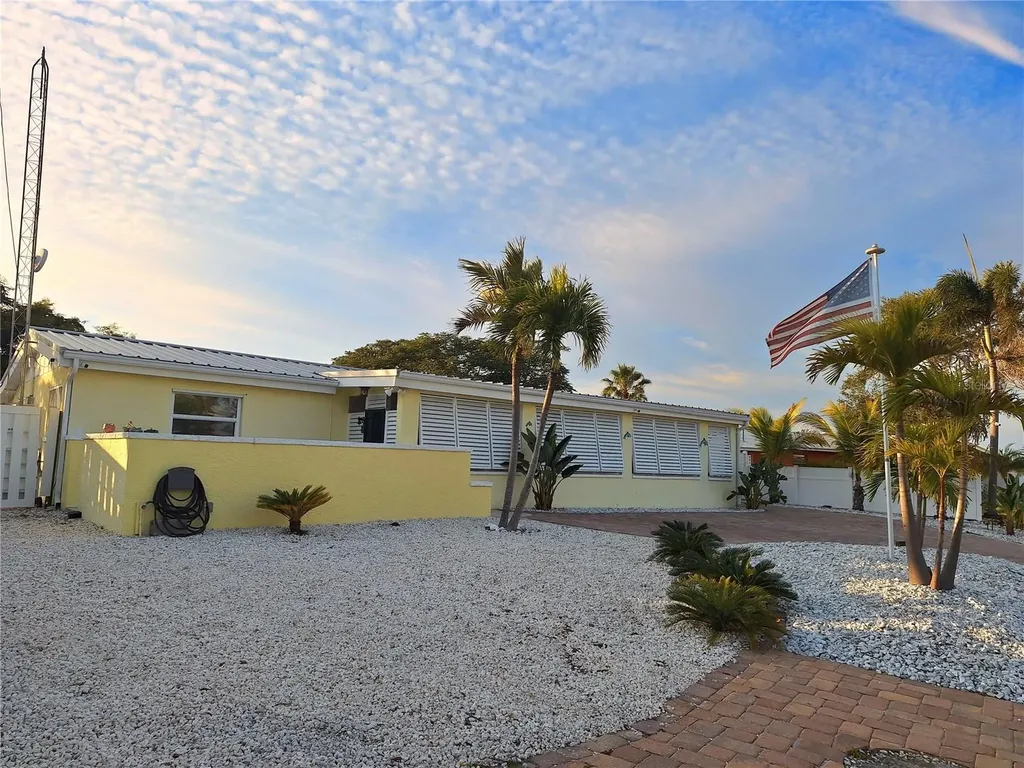 218 22nd Street NE Bradenton FL 34208