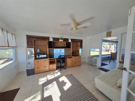 218 22nd Street NE Bradenton FL 34208