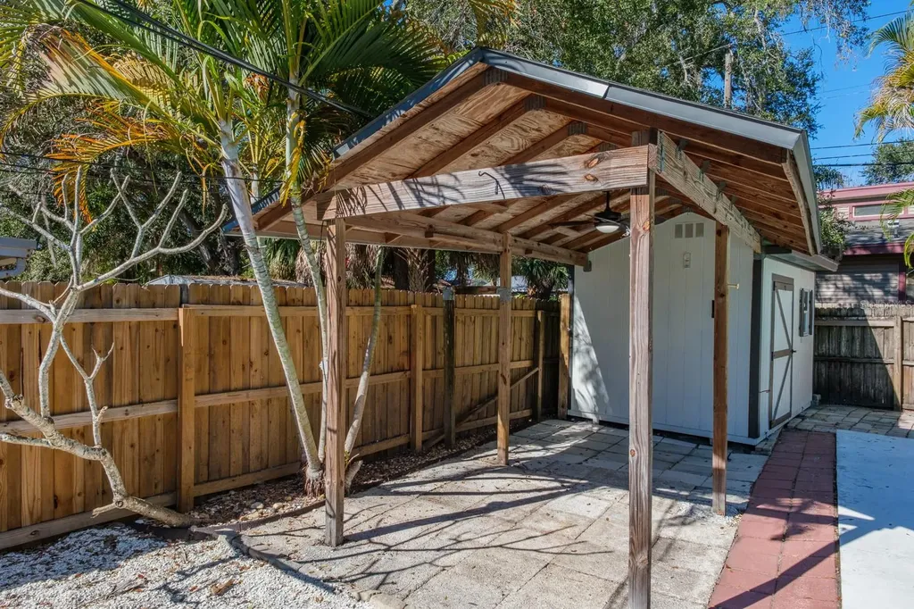 301 43rd Avenue N St Petersburg FL 33703