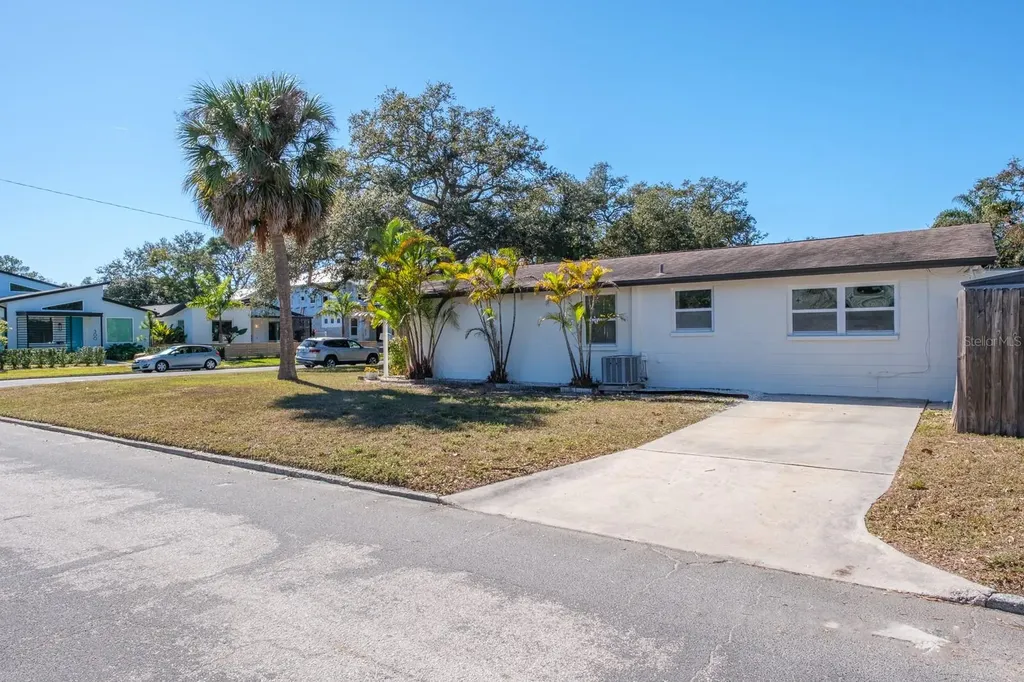 301 43rd Avenue N St Petersburg FL 33703