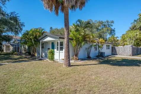 301 43rd Avenue N St Petersburg FL 33703
