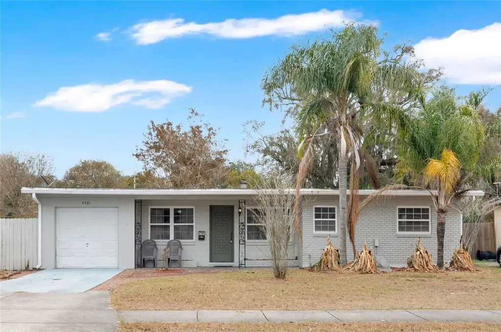 4301 Hurd Avenue Orlando FL 32812