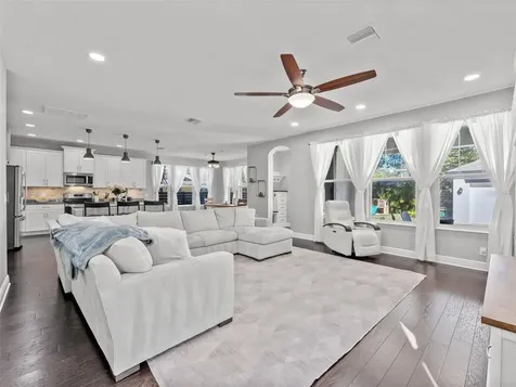 135 24th Avenue S St Petersburg FL 33705