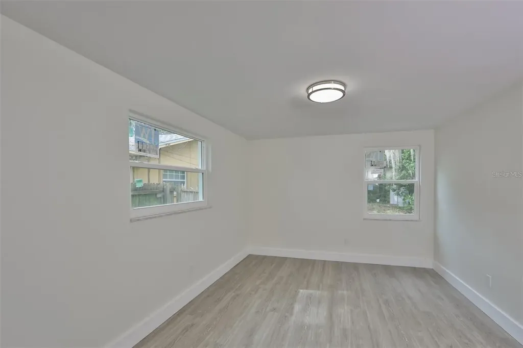 2028 N Betty Lane Clearwater FL 33755