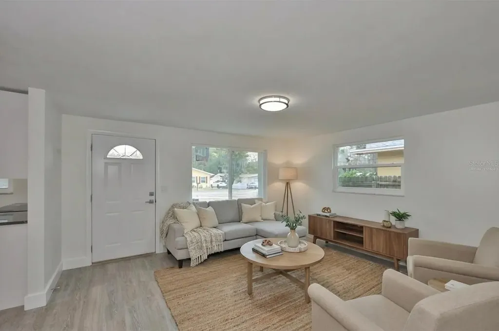 2028 N Betty Lane Clearwater FL 33755