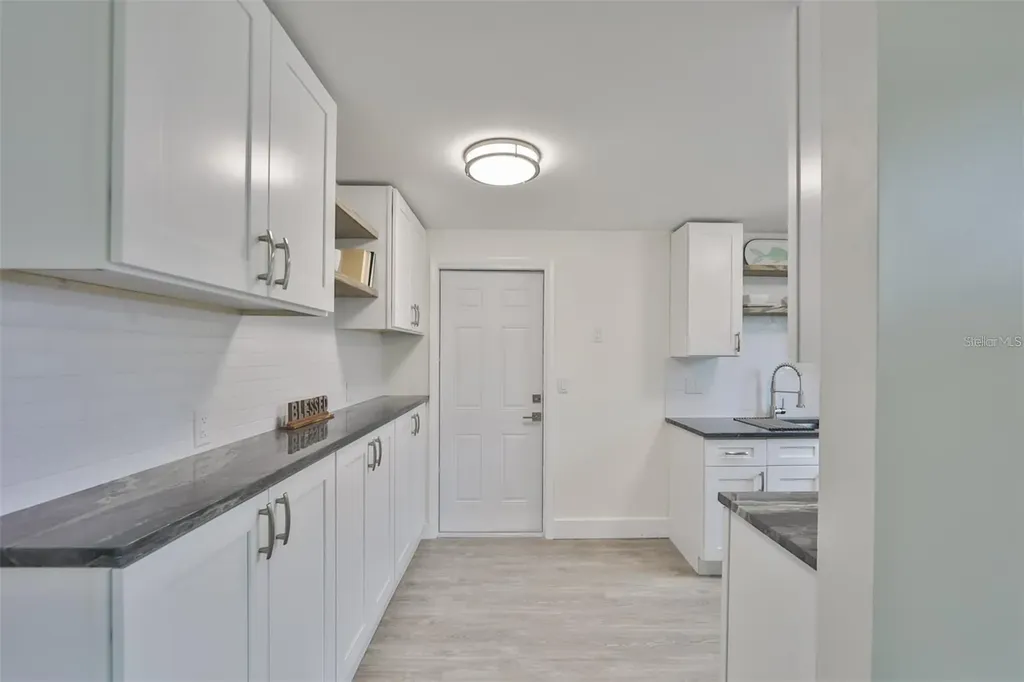 2028 N Betty Lane Clearwater FL 33755