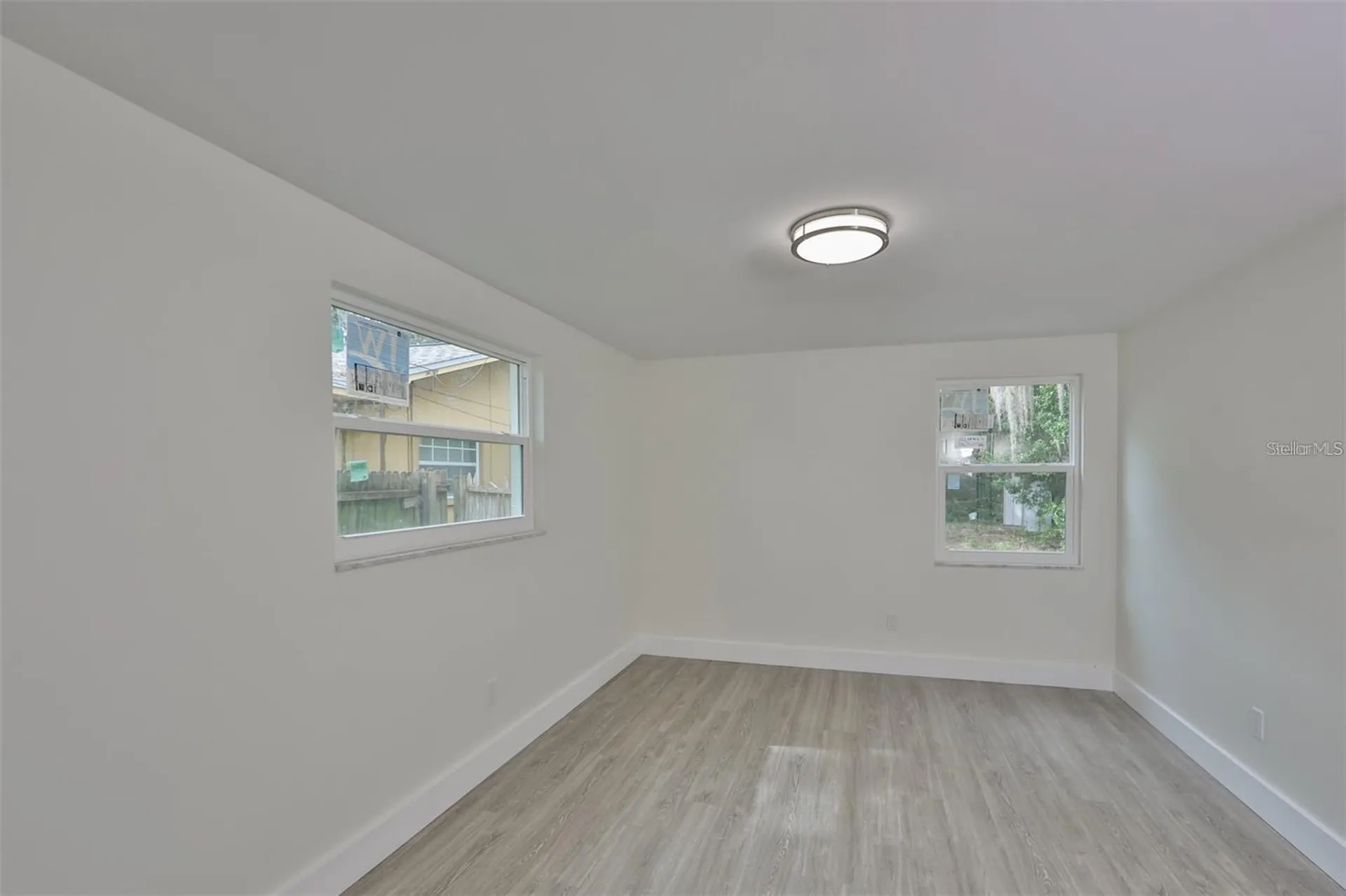2028 N Betty Lane Clearwater FL 33755