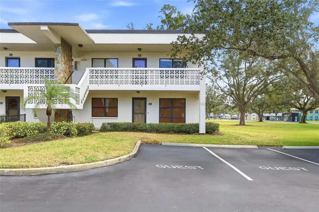 5085 1st Street NE St Petersburg FL 33703