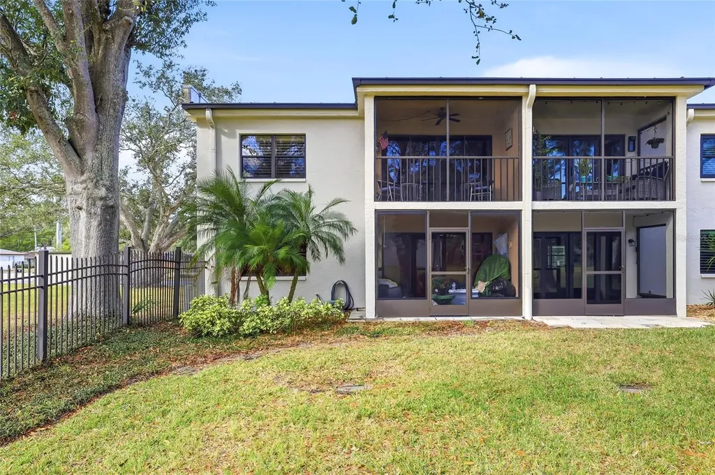 5085 1st Street NE St Petersburg FL 33703