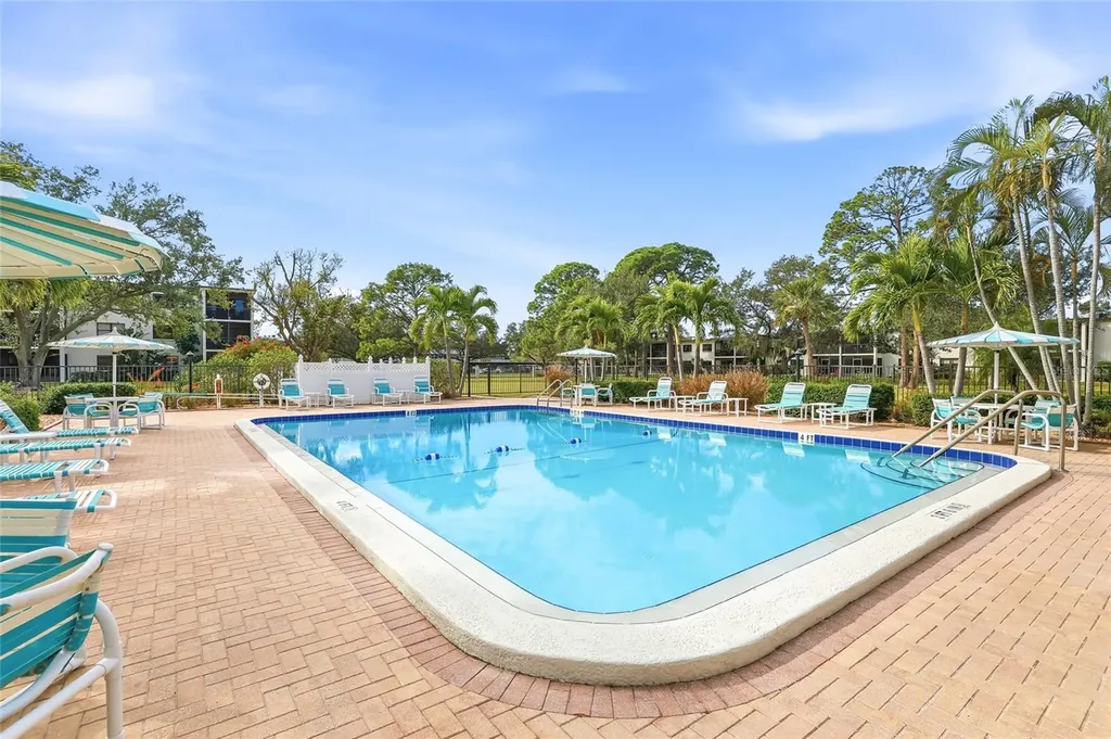 5085 1st Street NE St Petersburg FL 33703