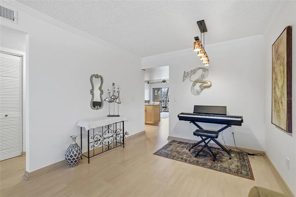 5085 1st Street NE St Petersburg FL 33703