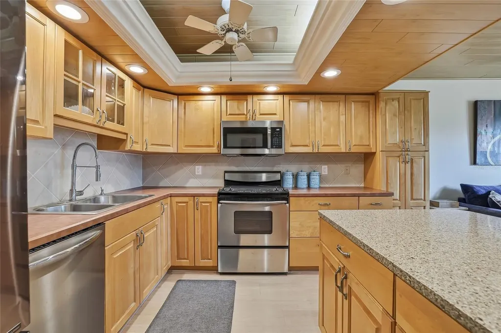 5085 1st Street NE St Petersburg FL 33703