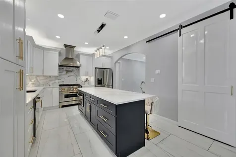 7618 16th Court Sarasota FL 34243