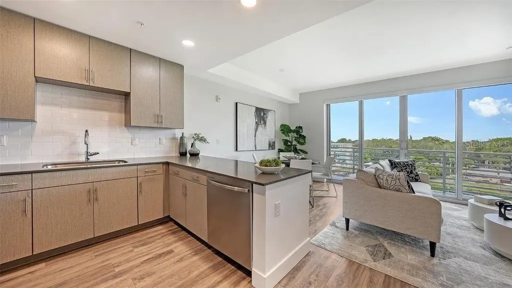 1709 N Tamiami Trail Sarasota FL 34234