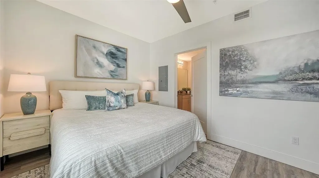 1709 N Tamiami Trail Sarasota FL 34234