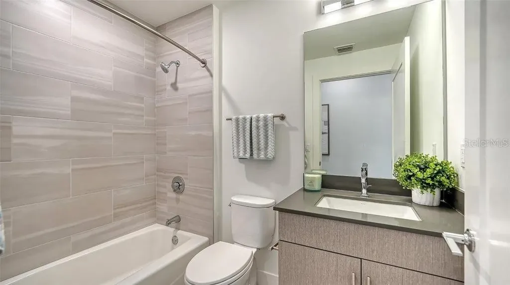 1709 N Tamiami Trail Sarasota FL 34234