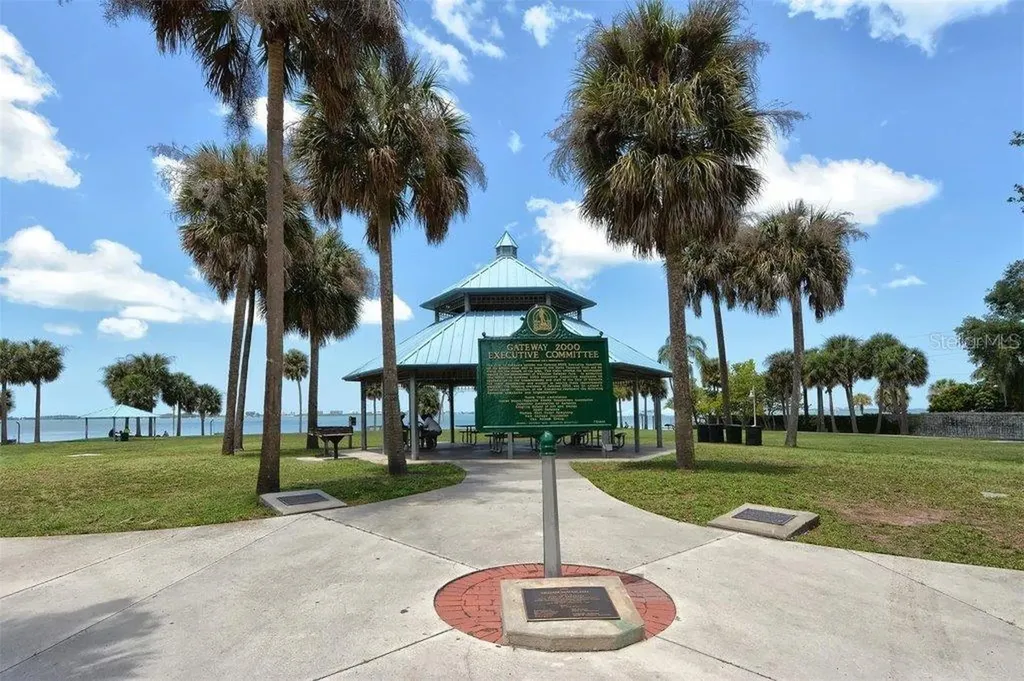 1709 N Tamiami Trail Sarasota FL 34234