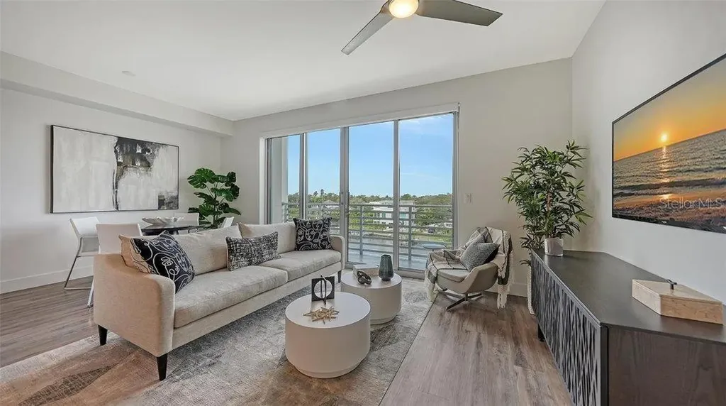 1709 N Tamiami Trail Sarasota FL 34234