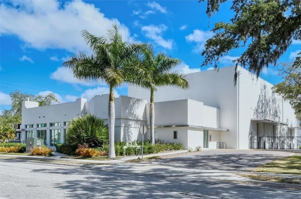 1709 N Tamiami Trail Sarasota FL 34234