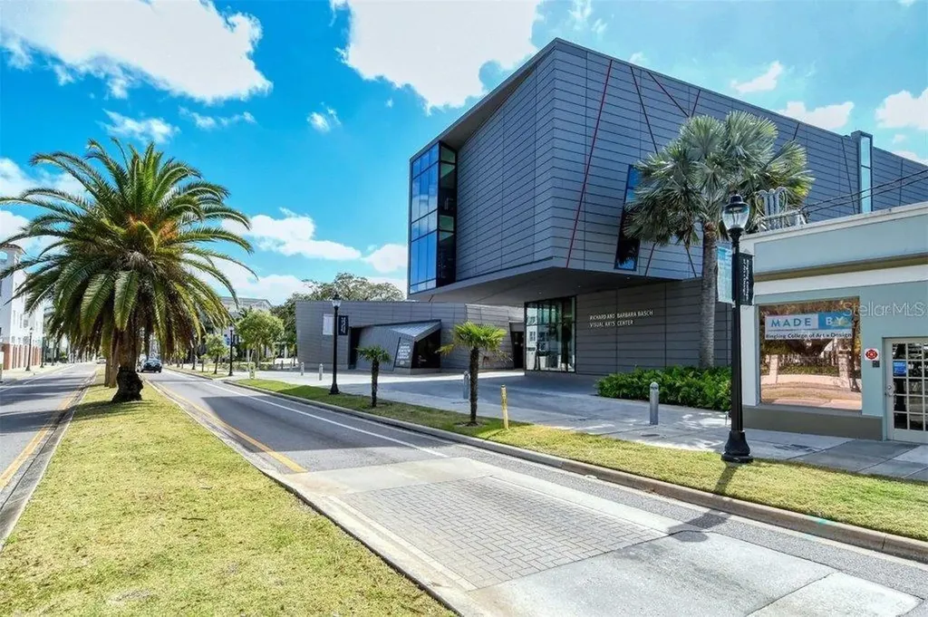 1709 N Tamiami Trail Sarasota FL 34234