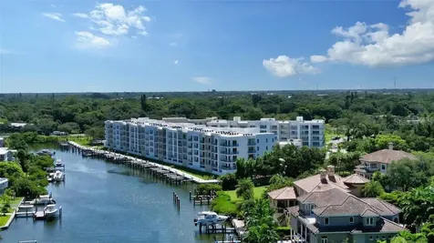 1709 N Tamiami Trail Sarasota FL 34234