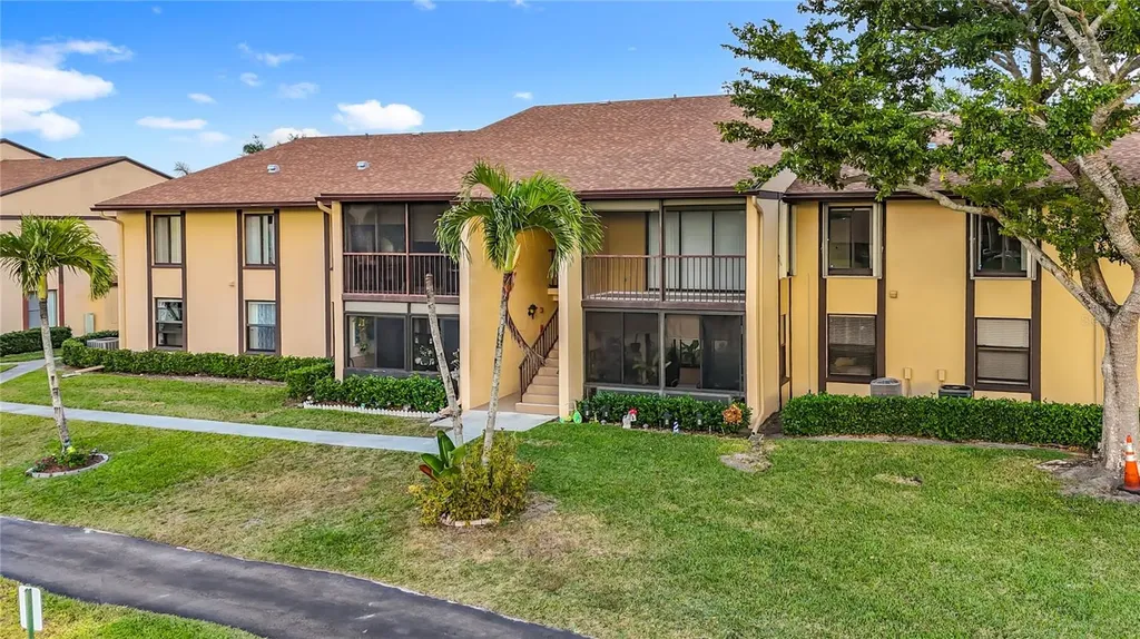 826 Sky Pine Way Greenacres FL 33415