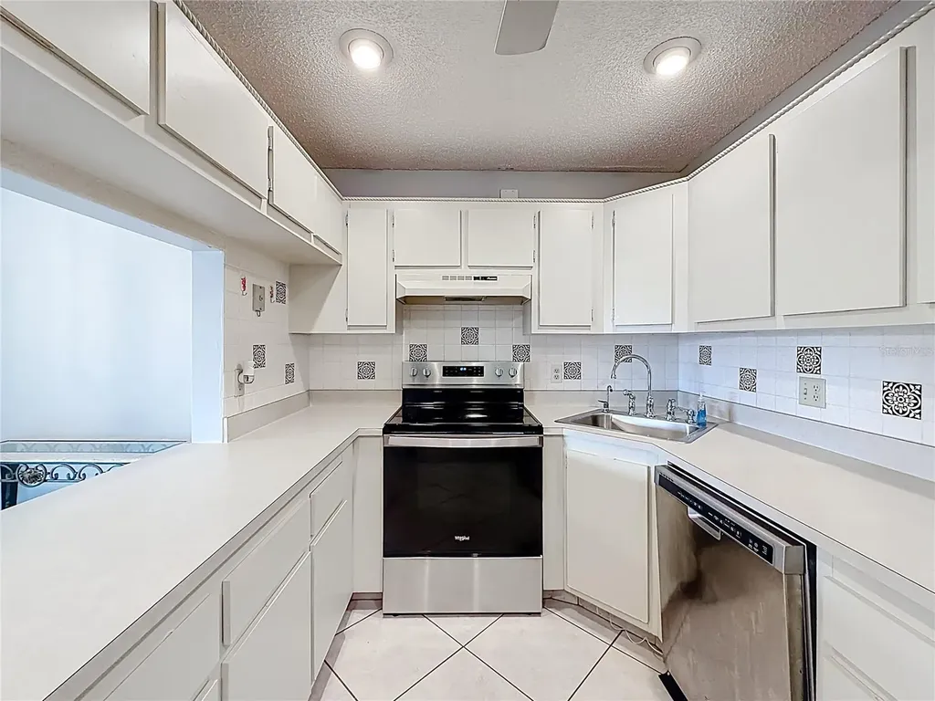 826 Sky Pine Way Greenacres FL 33415