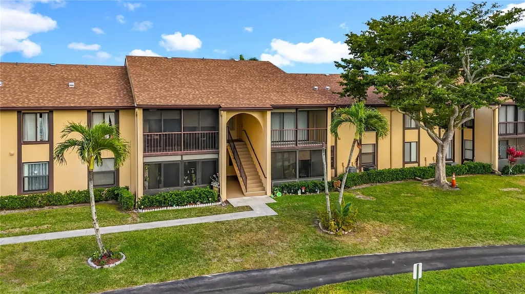 826 Sky Pine Way Greenacres FL 33415