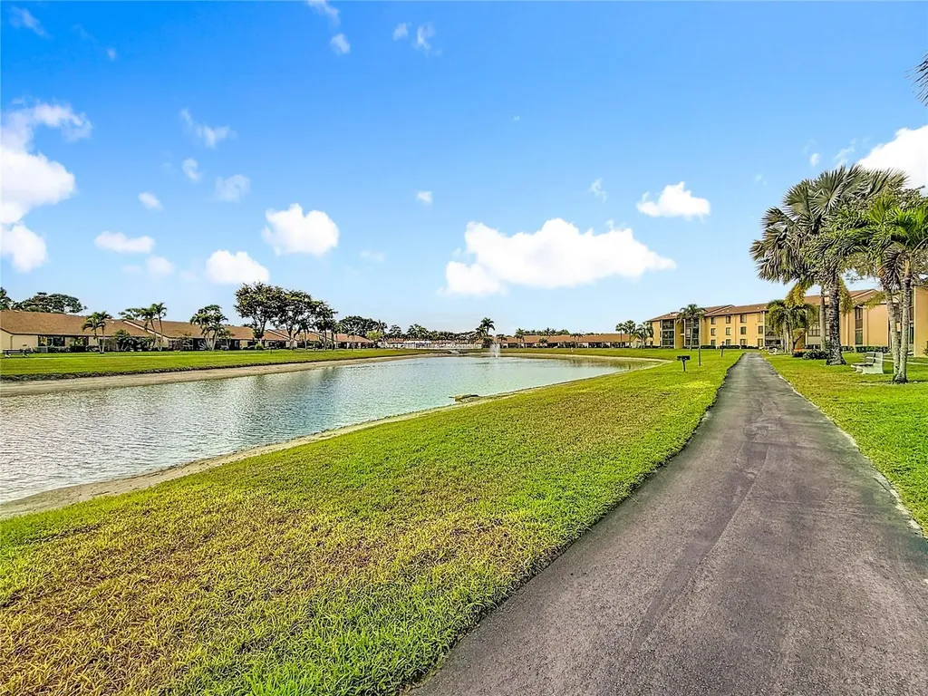 826 Sky Pine Way Greenacres FL 33415