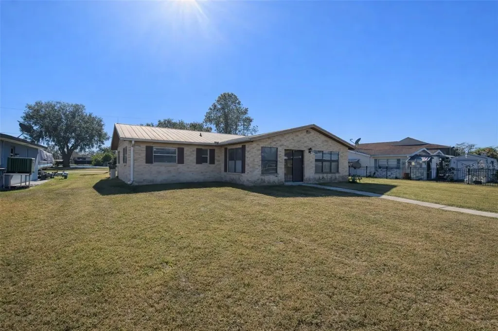 1636 Juno Trail Astor FL 32102